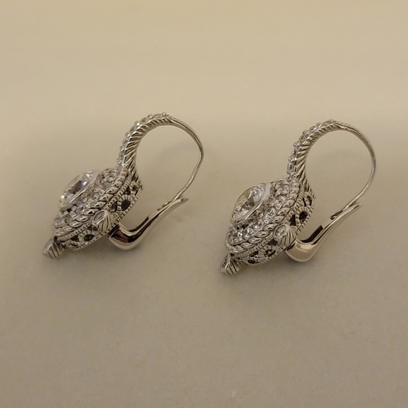 Earrings - Picture 3 of 9